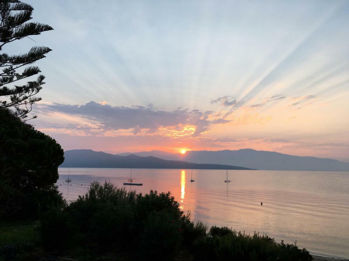 Lefkada Beachfront Apartment Nikiana Exteriör bild